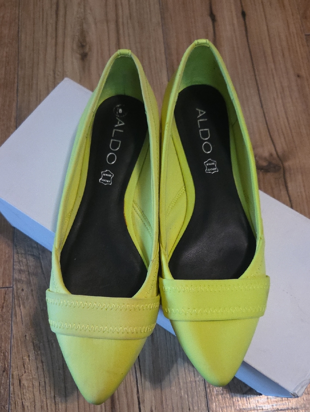 Lime Pointed-Toe Flat Ballet for Women - Picture 6 of 9